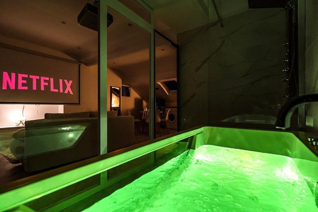 Oasis Chic - Spa Prive & Cinema Reims Exterior foto